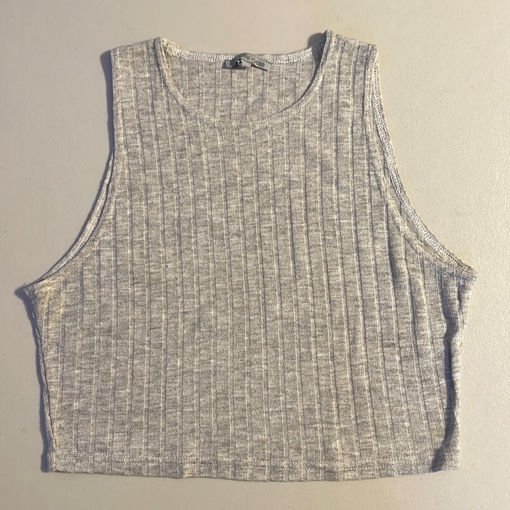 💙 6/$20 Women Crop Top Size Medium